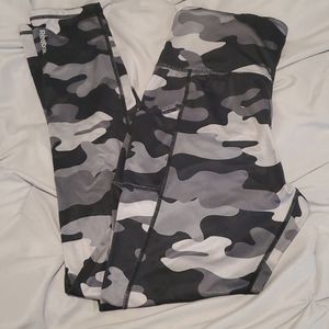 EUC Reebok Camo Leggings